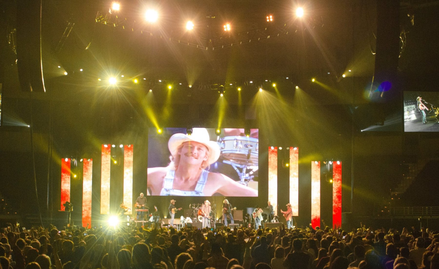 Alan Jackson tour photo