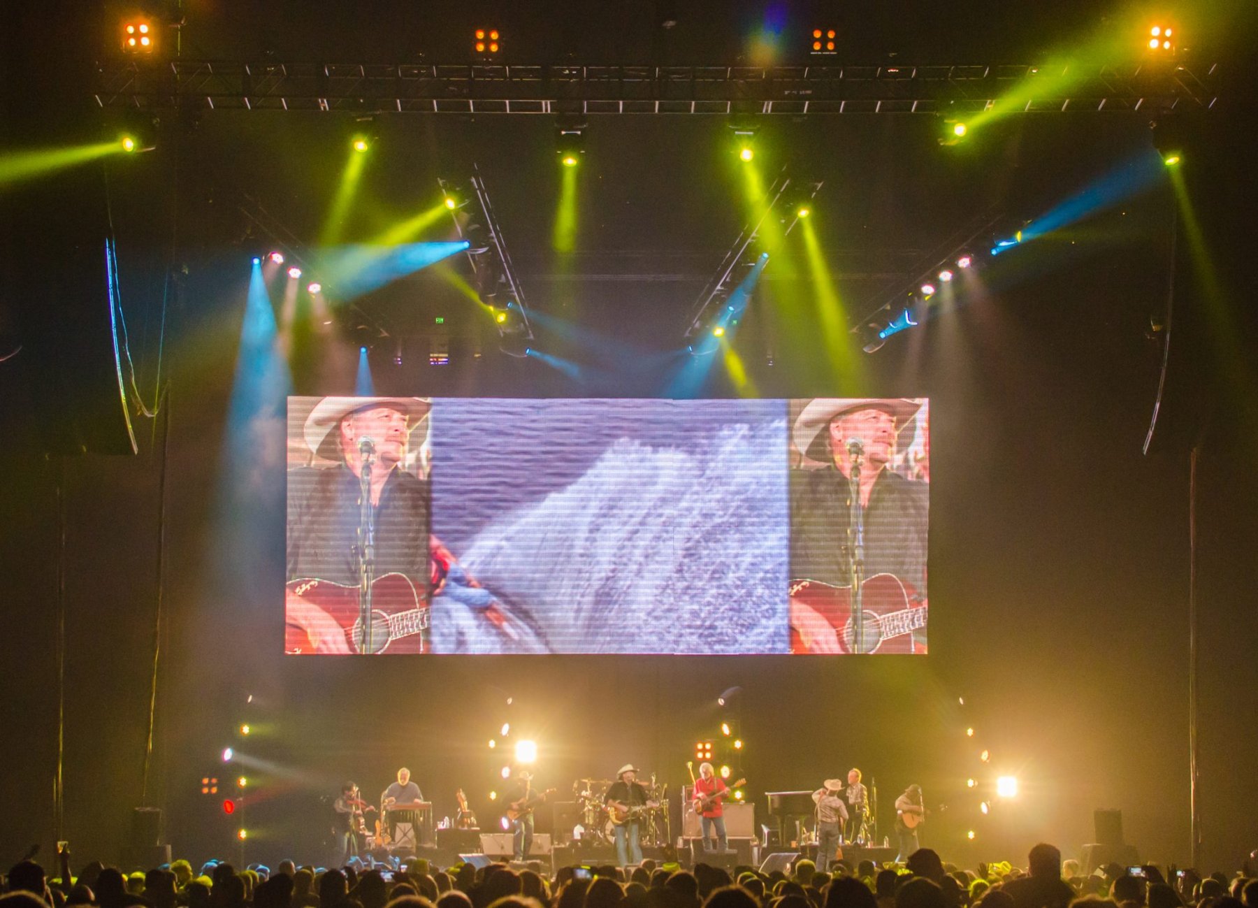 Alan Jackson tour photo