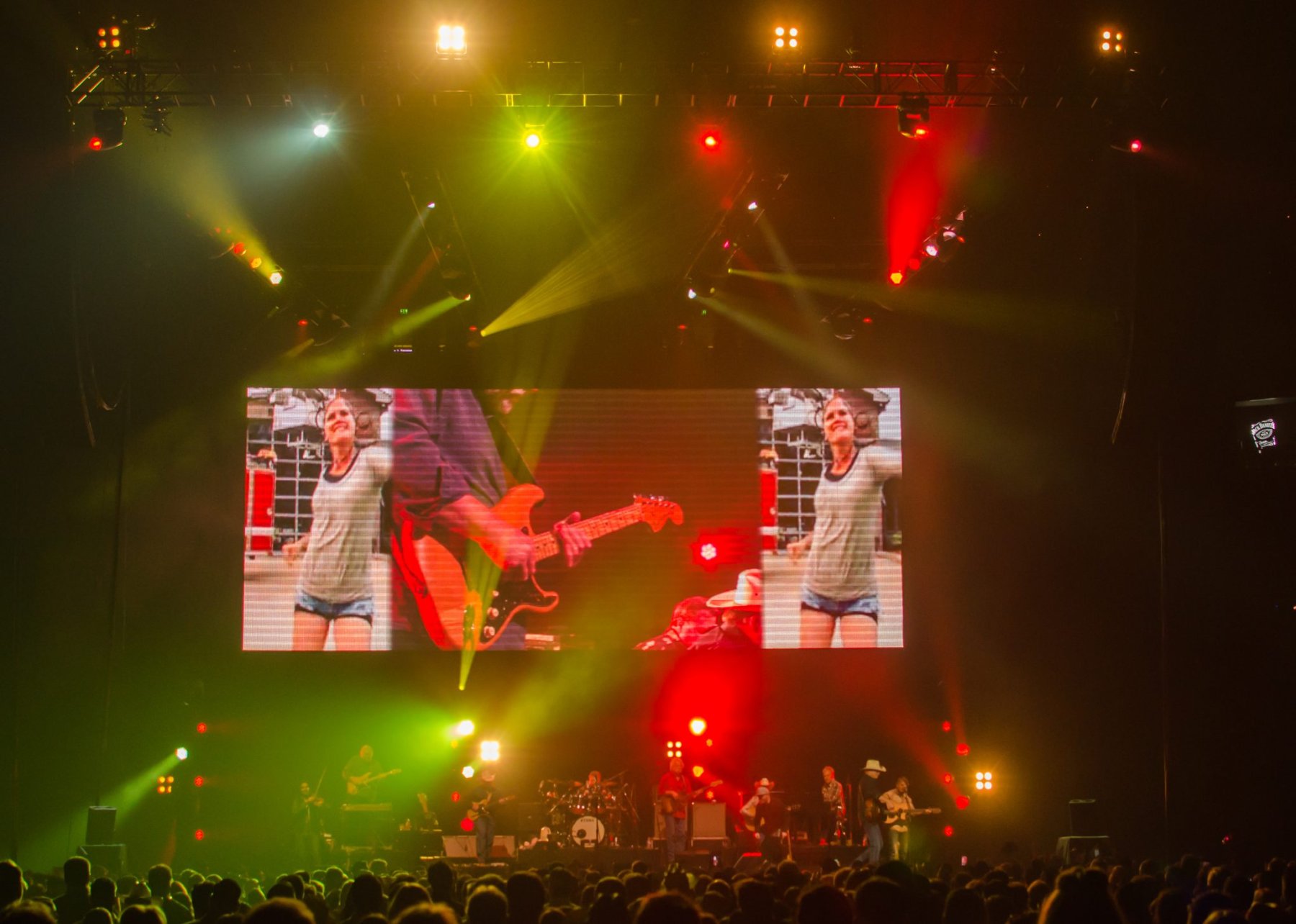 Alan Jackson tour photo