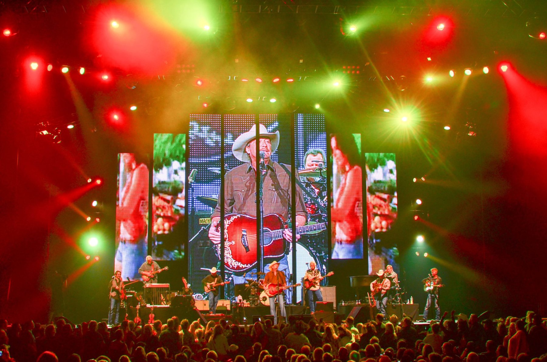 Alan Jackson tour photo
