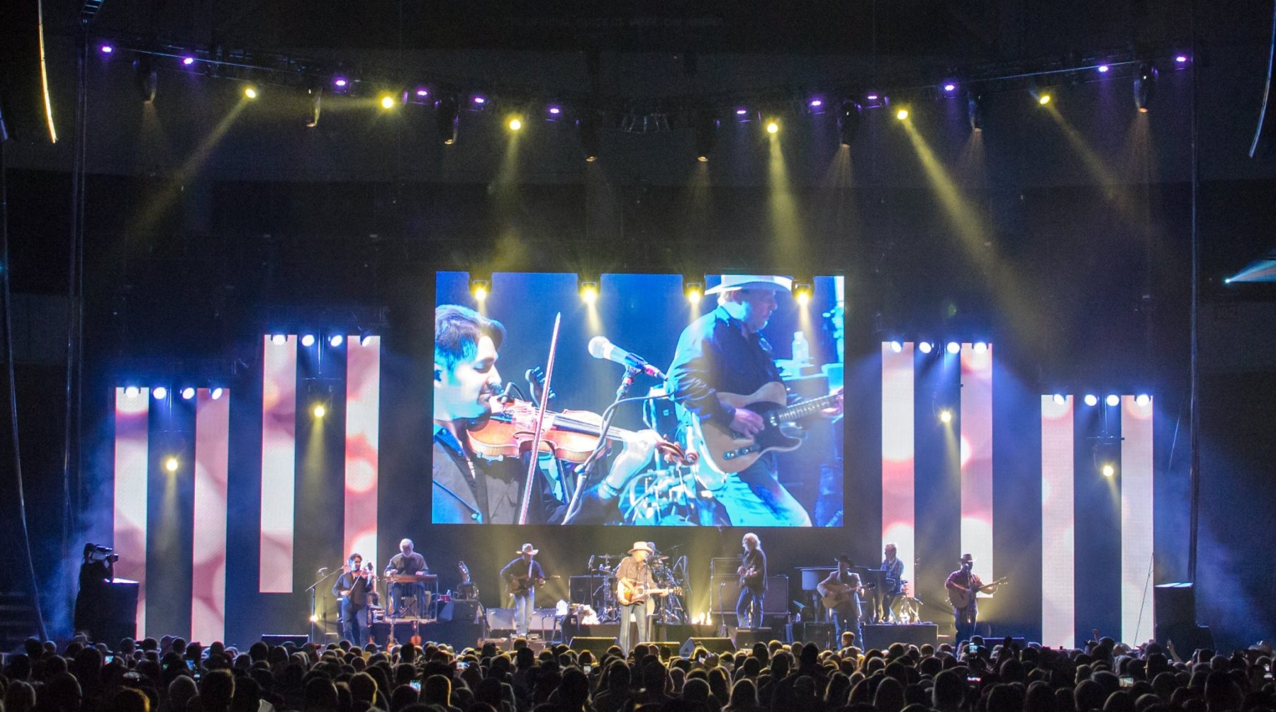 Alan Jackson tour photo