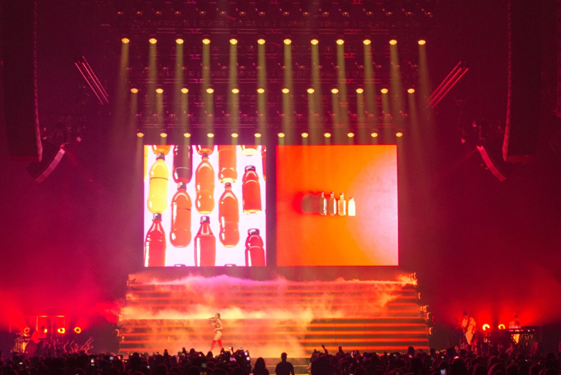 Halsey tour photo
