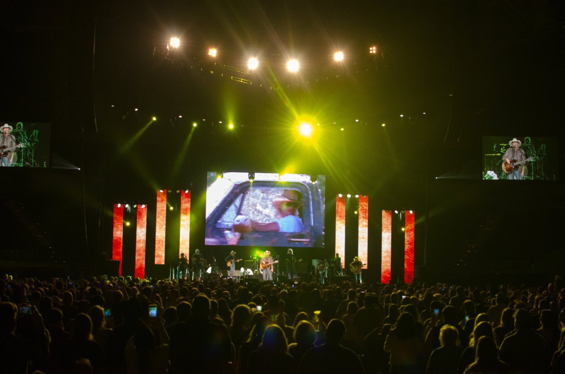 Alan Jackson tour photo