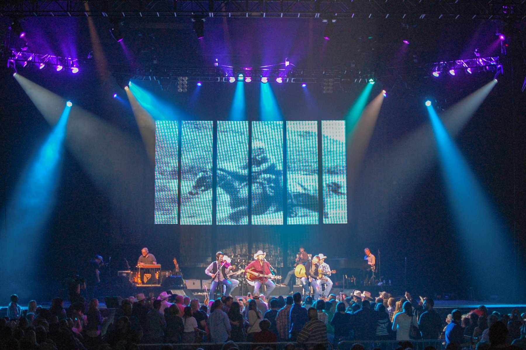 Alan Jackson tour photo