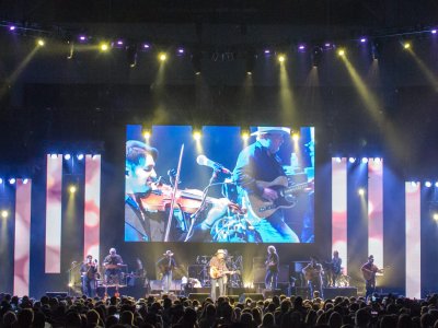 Alan Jackson tour photo