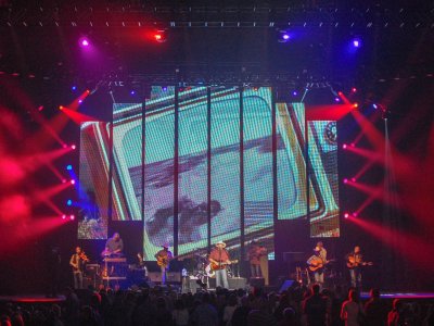 Alan Jackson tour photo