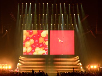 Halsey tour photo