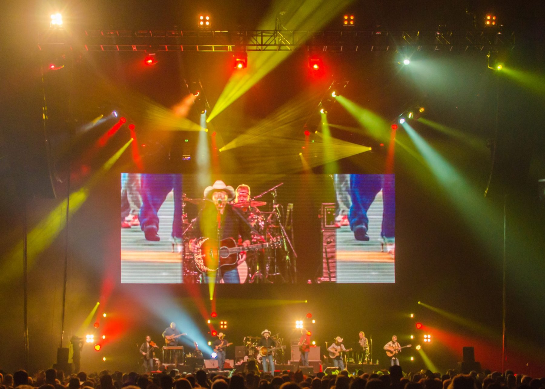 Alan Jackson tour photo