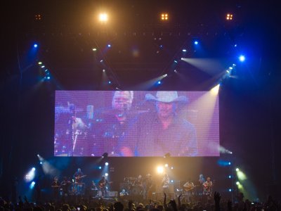Alan Jackson tour photo