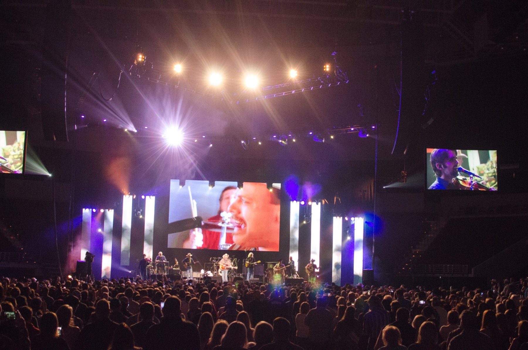 Alan Jackson tour photo