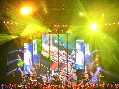 Alan Jackson tour photo