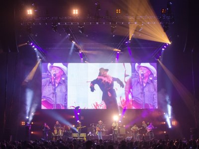 Alan Jackson tour photo