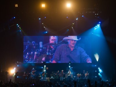Alan Jackson tour photo