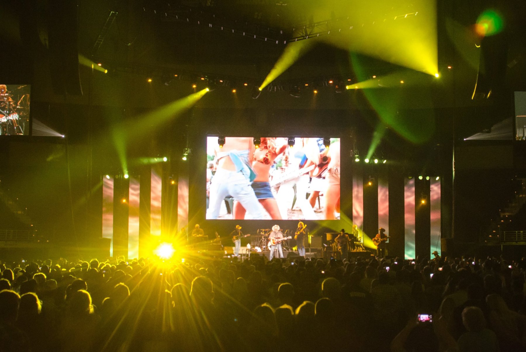 Alan Jackson tour photo