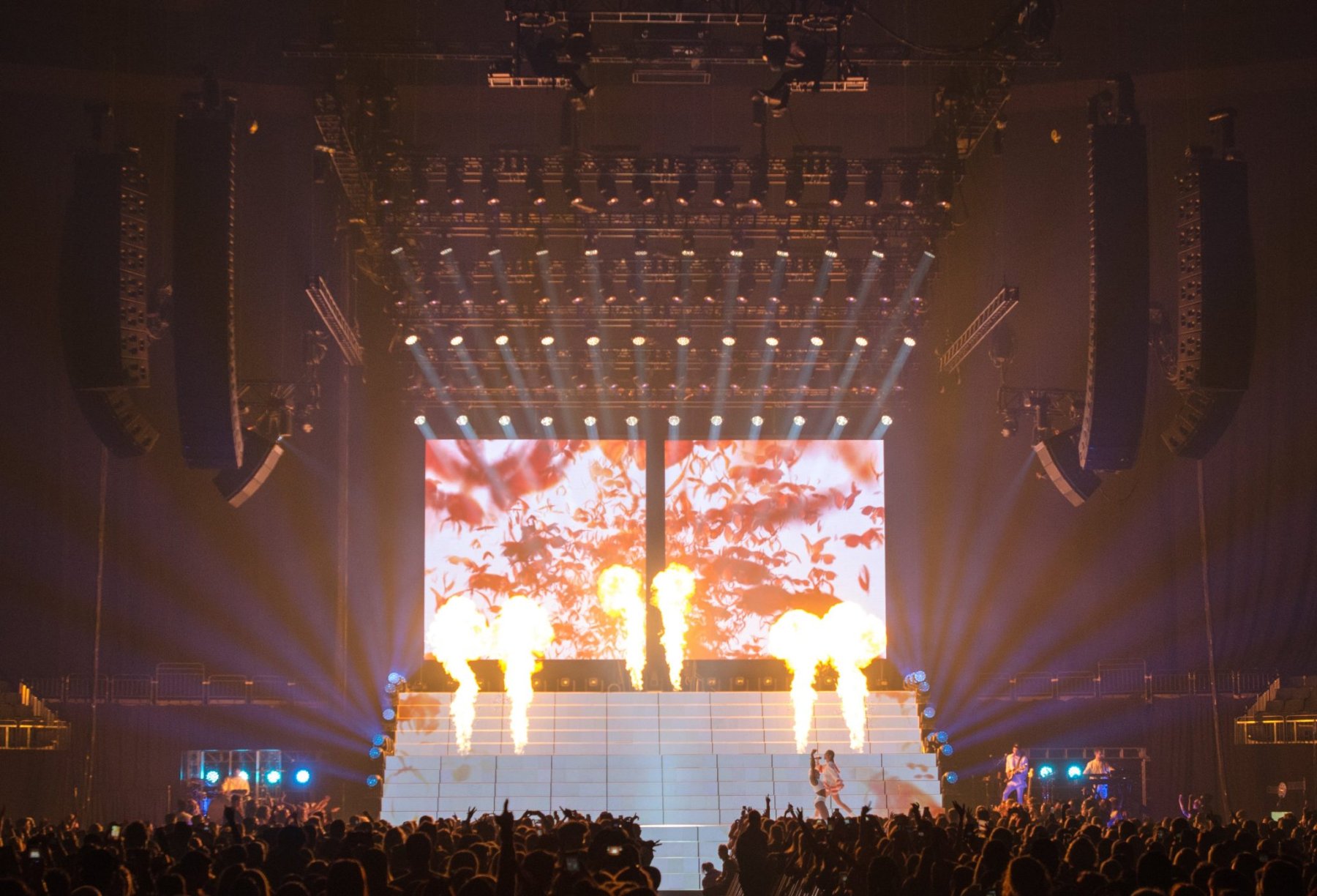 Halsey tour photo