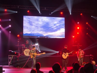 Big Daddy Weave tour photo