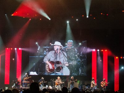 Alan Jackson tour photo