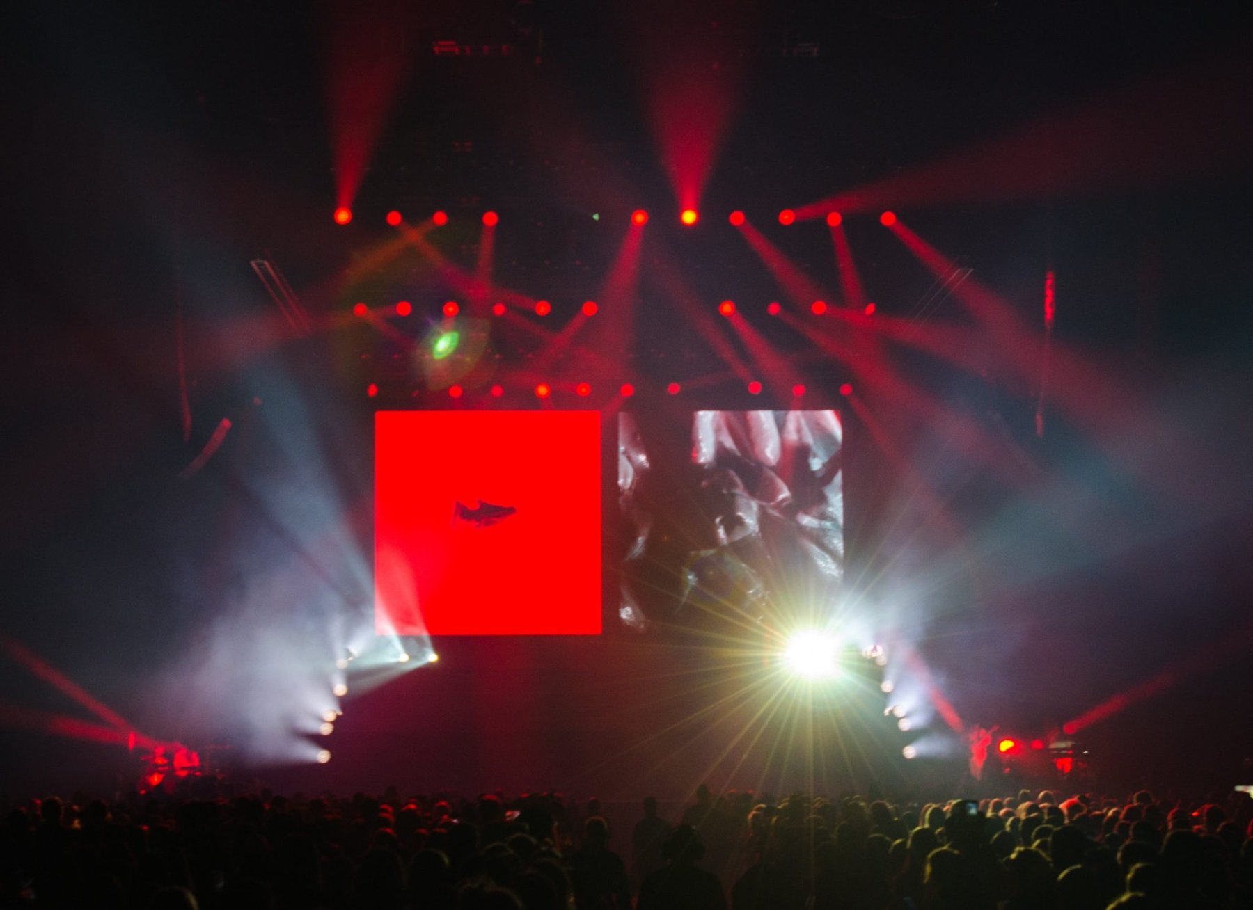 Halsey tour photo