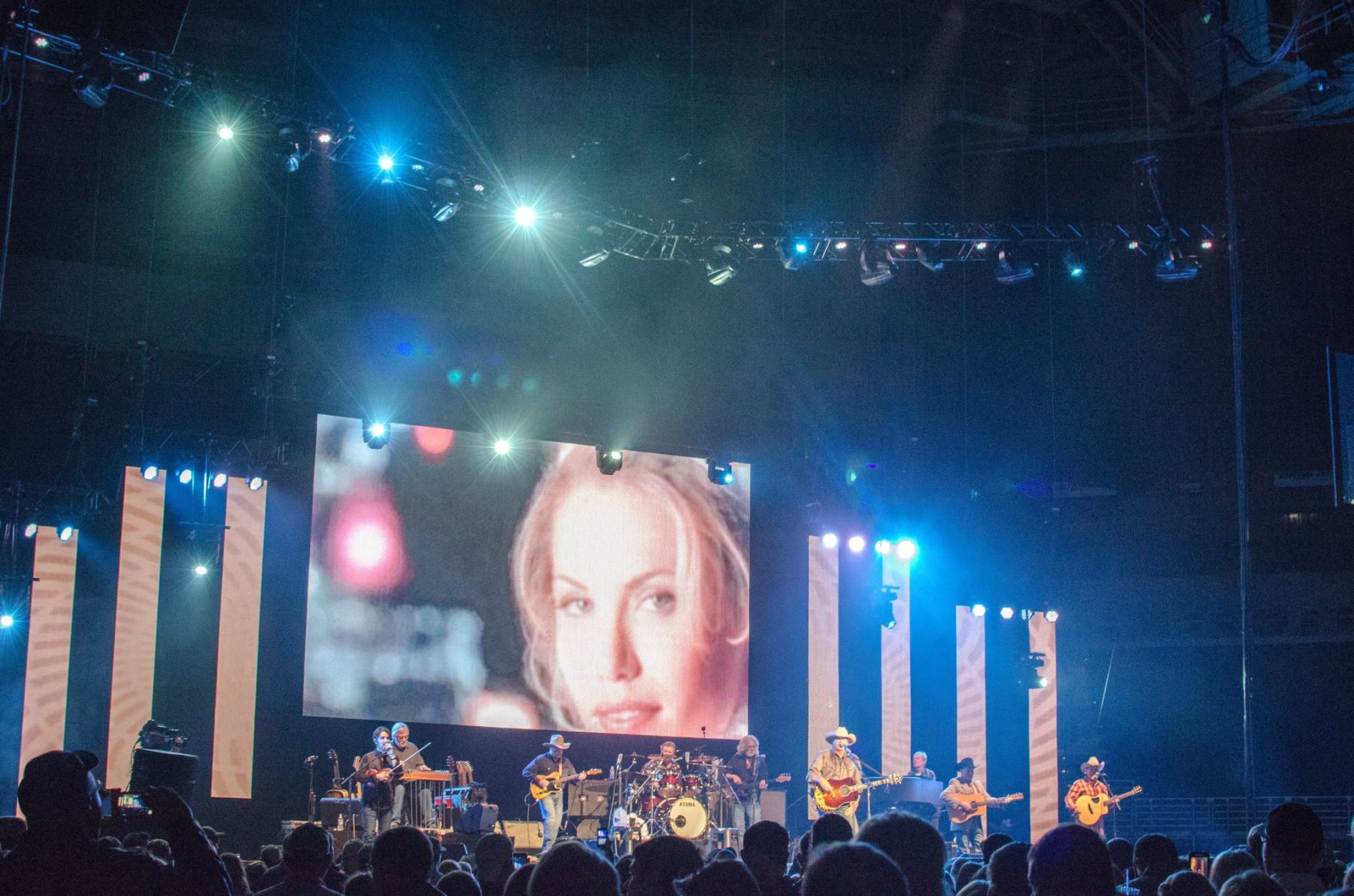 Alan Jackson tour photo