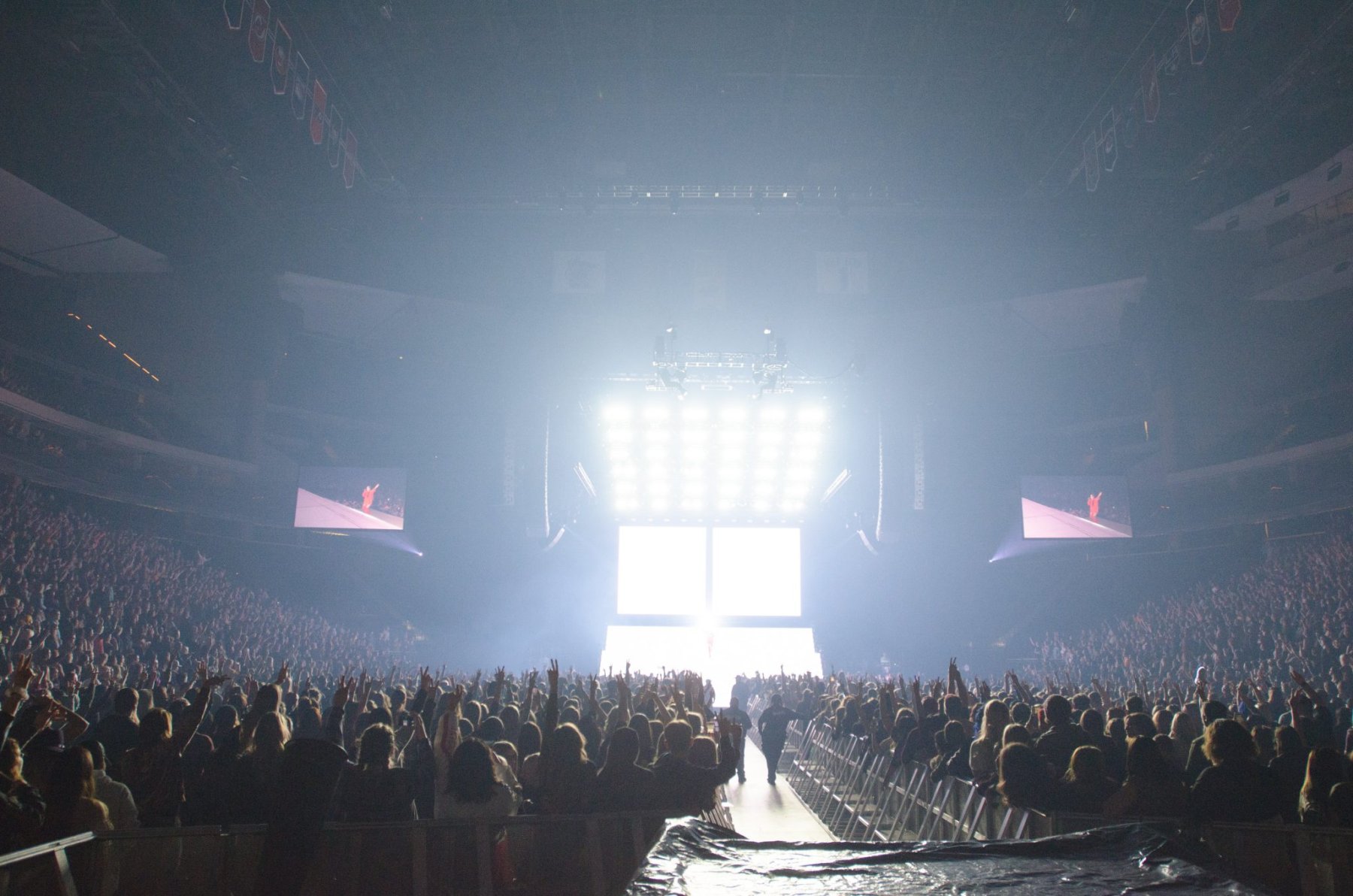 Halsey tour photo