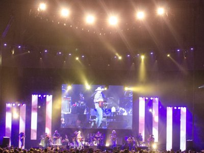 Alan Jackson tour photo