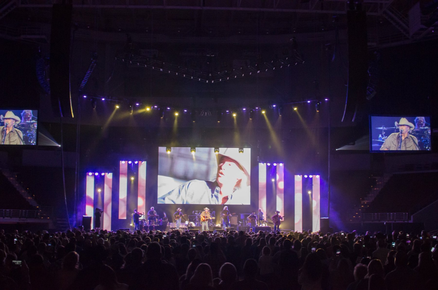 Alan Jackson tour photo