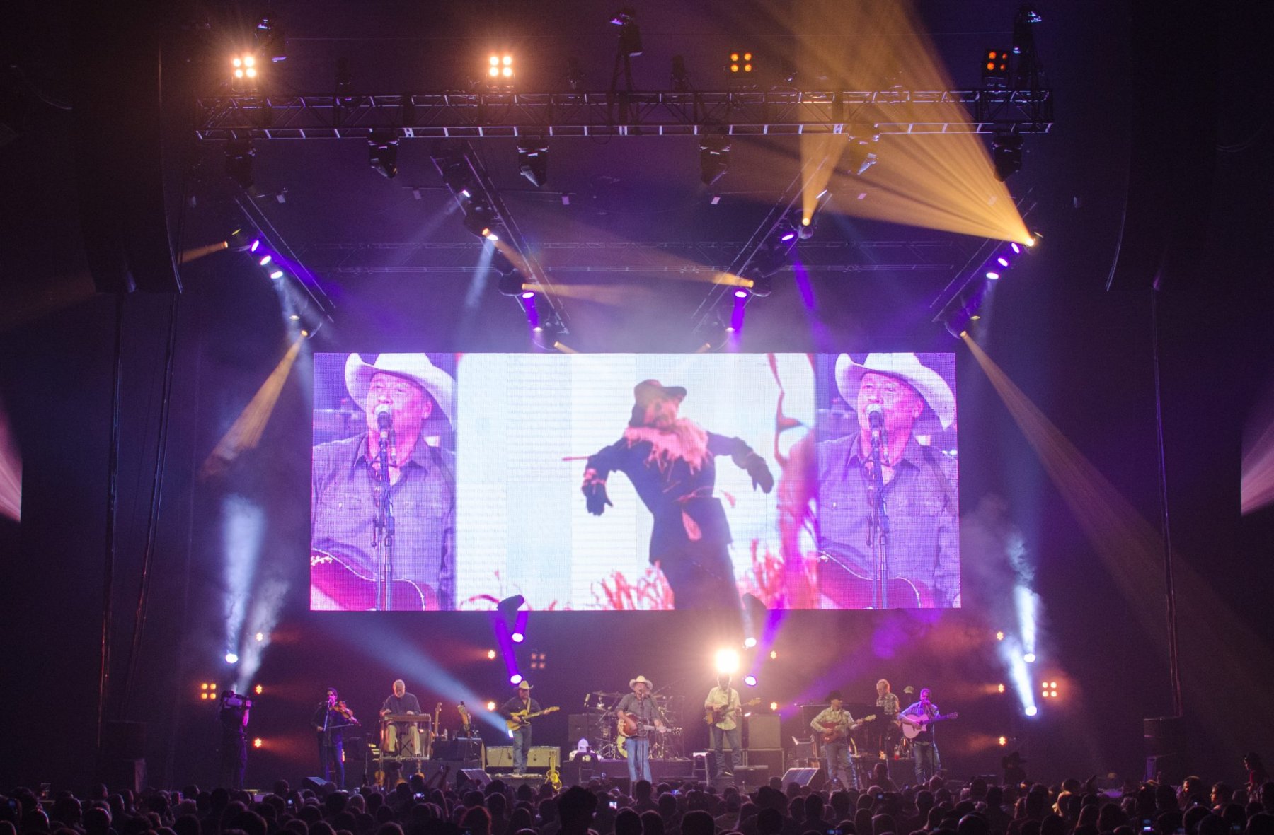 Alan Jackson tour photo