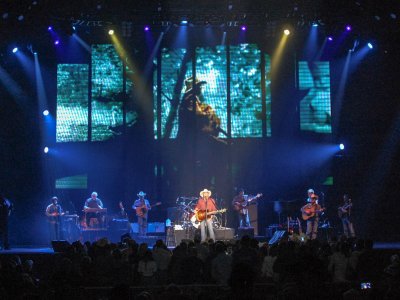 Alan Jackson tour photo