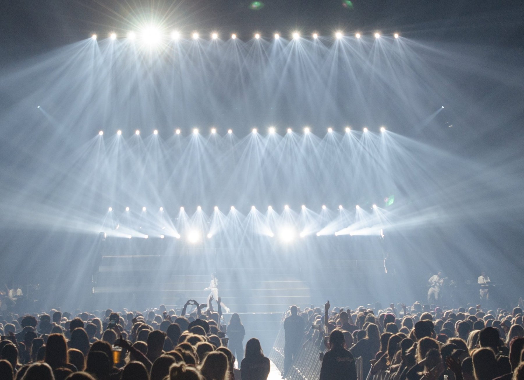 Halsey tour photo