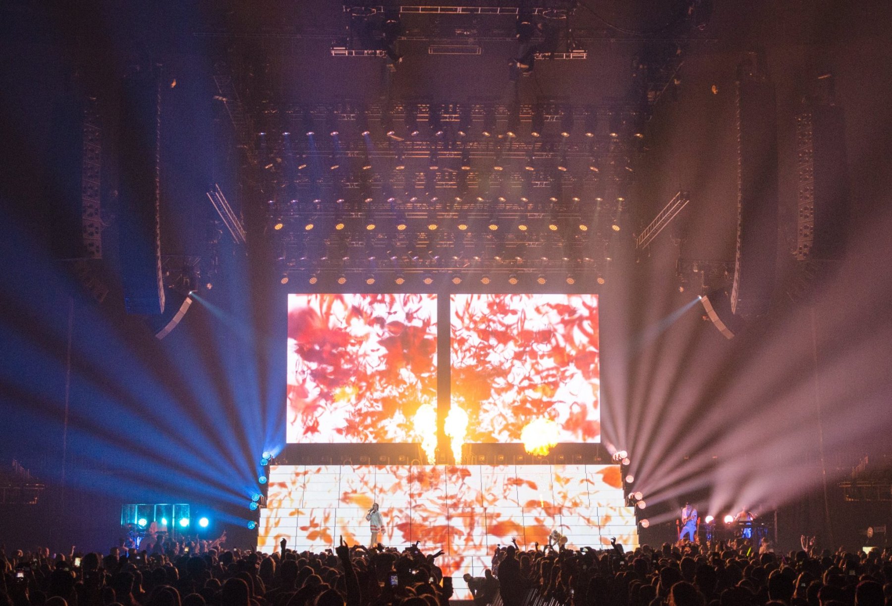 Halsey tour photo