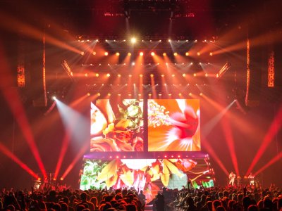 Halsey tour photo