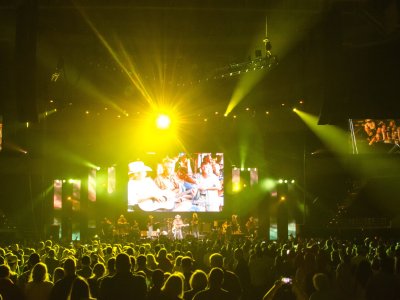Alan Jackson tour photo