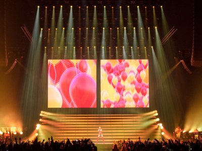 Halsey tour photo