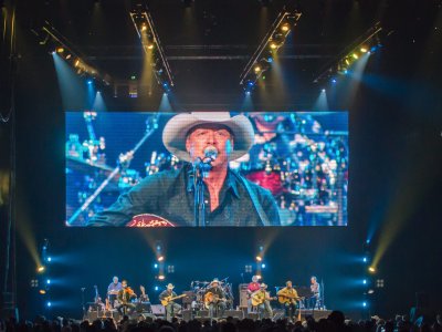 Alan Jackson tour photo