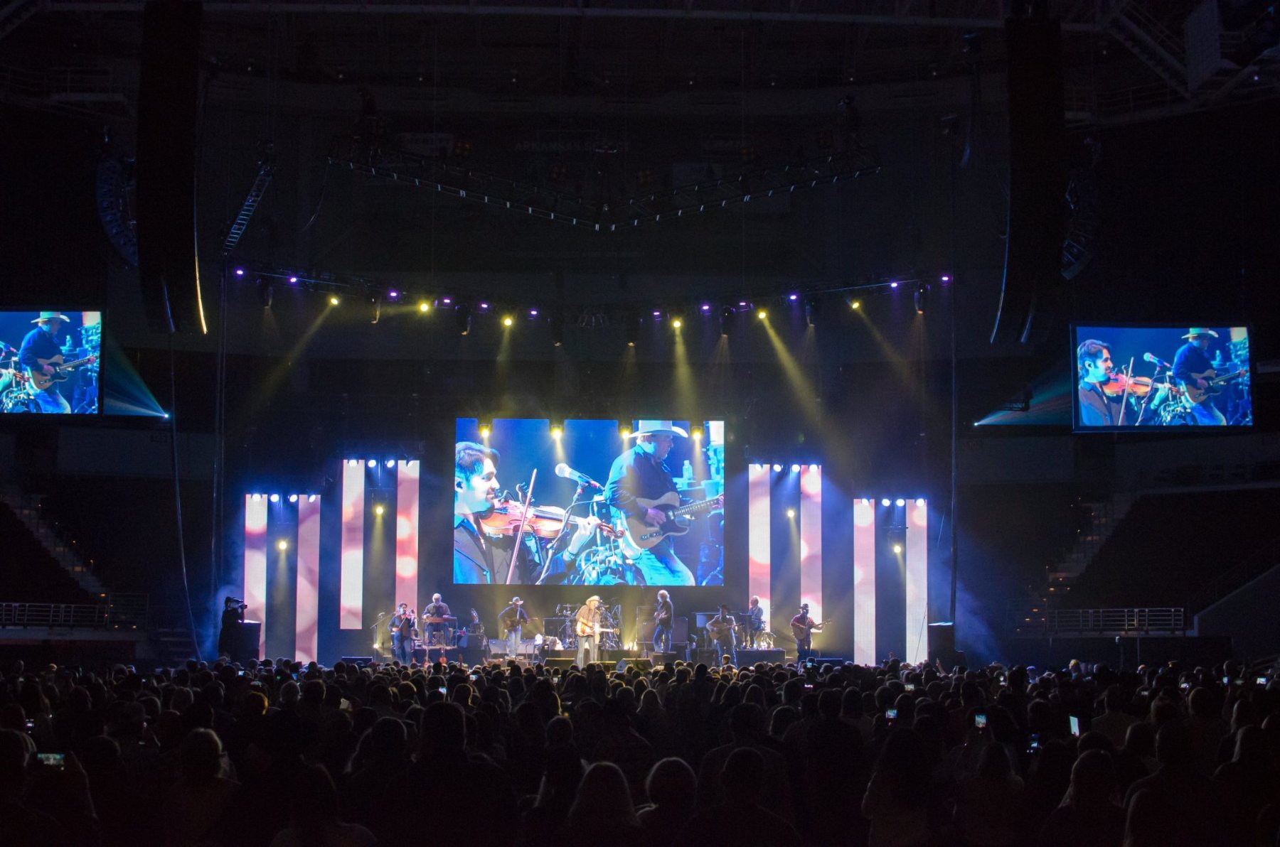 Alan Jackson tour photo