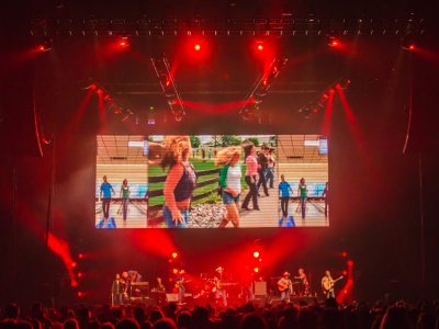 Alan Jackson tour photo