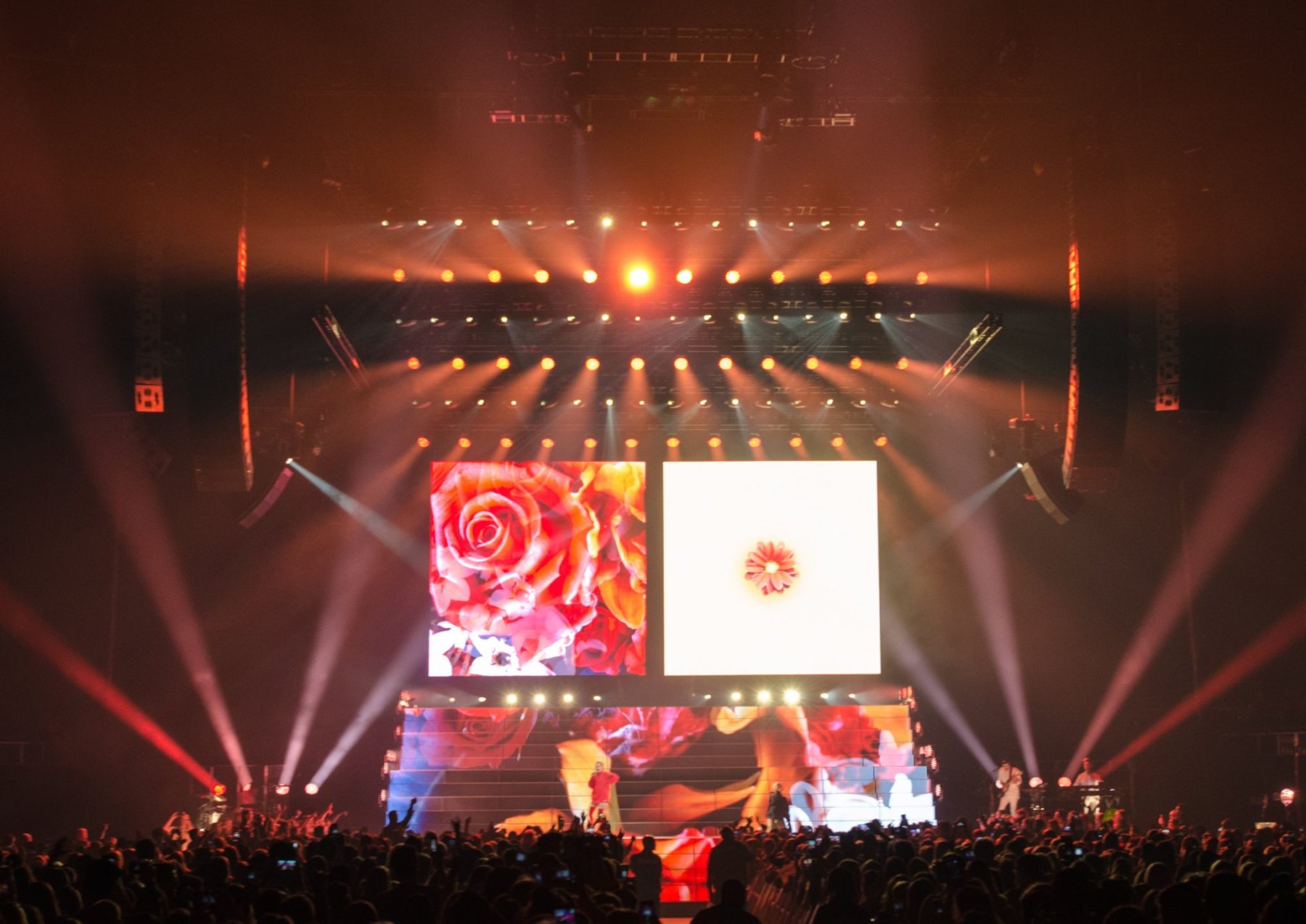 Halsey tour photo