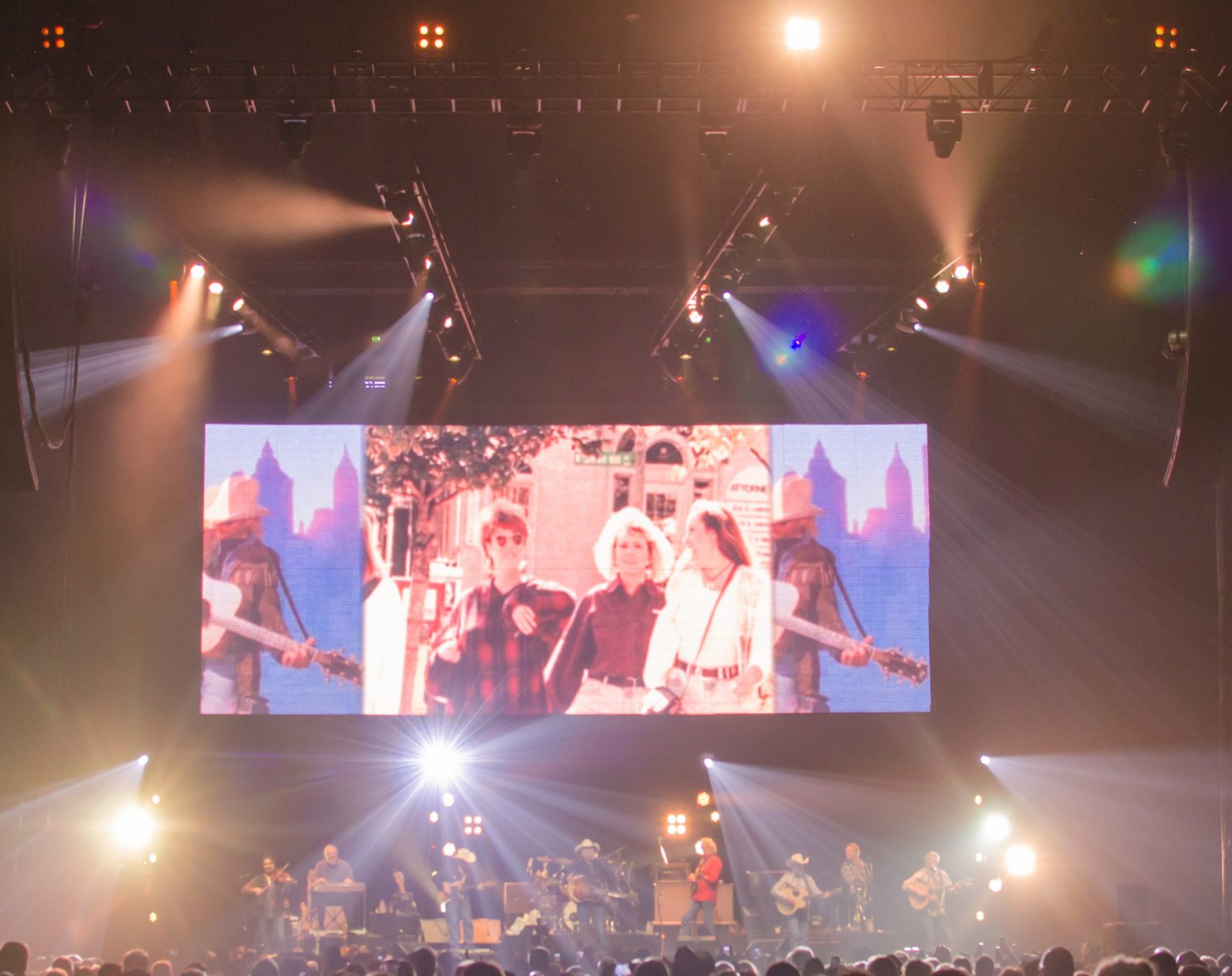 Alan Jackson tour photo