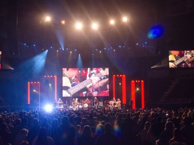 Alan Jackson tour photo