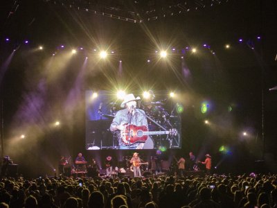 Alan Jackson tour photo