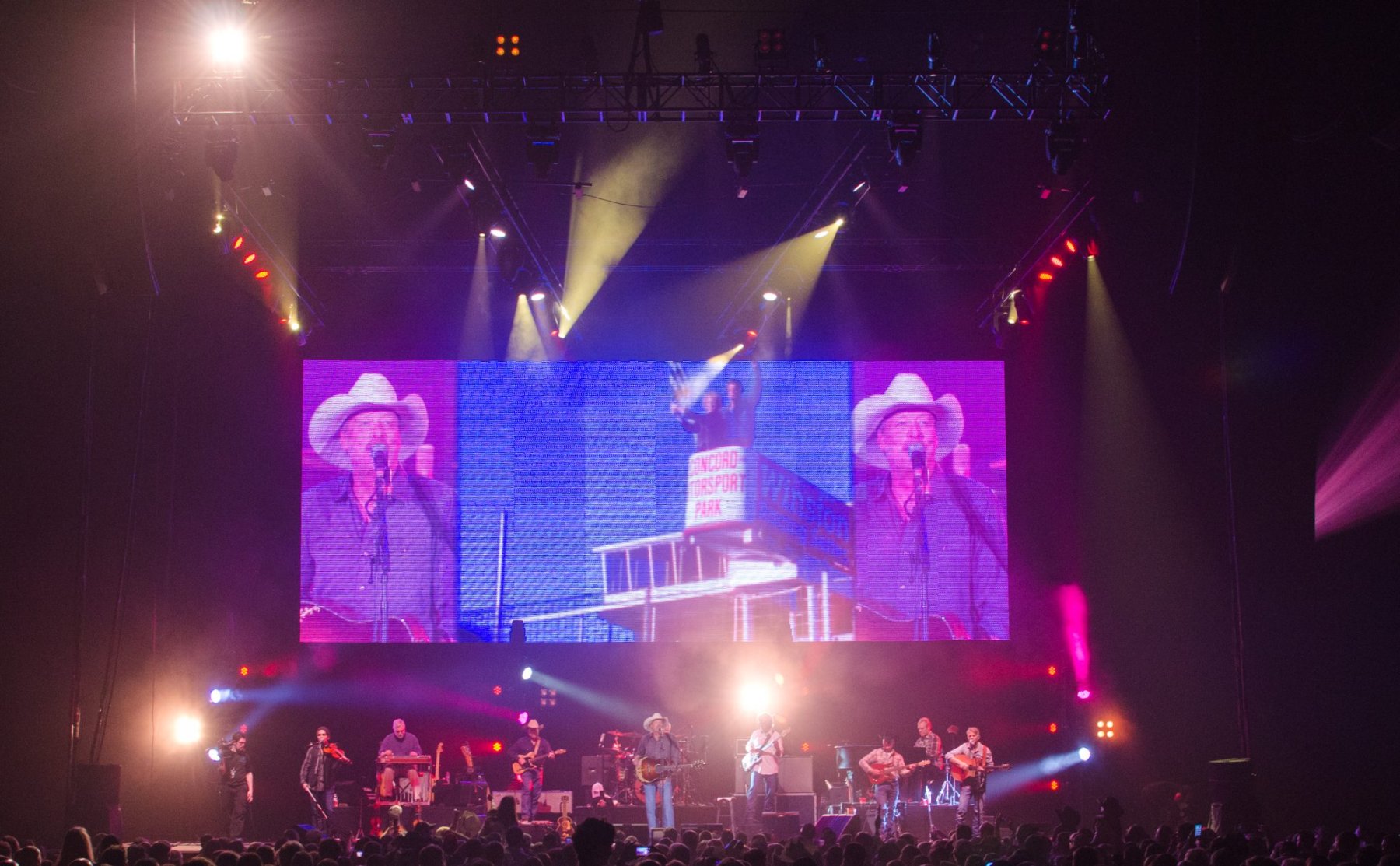 Alan Jackson tour photo