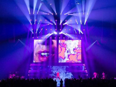 Halsey tour photo