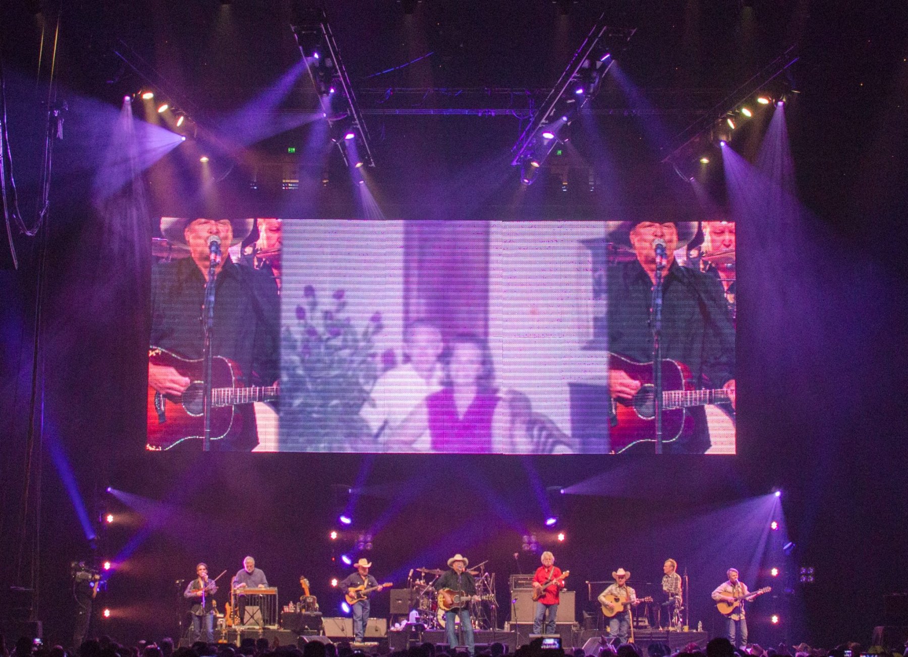 Alan Jackson tour photo