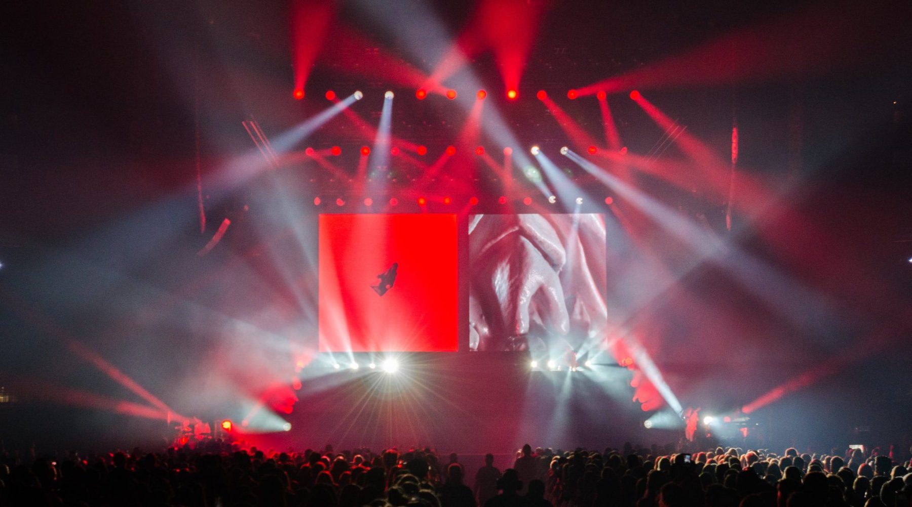 Halsey tour photo
