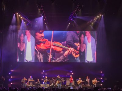 Alan Jackson tour photo