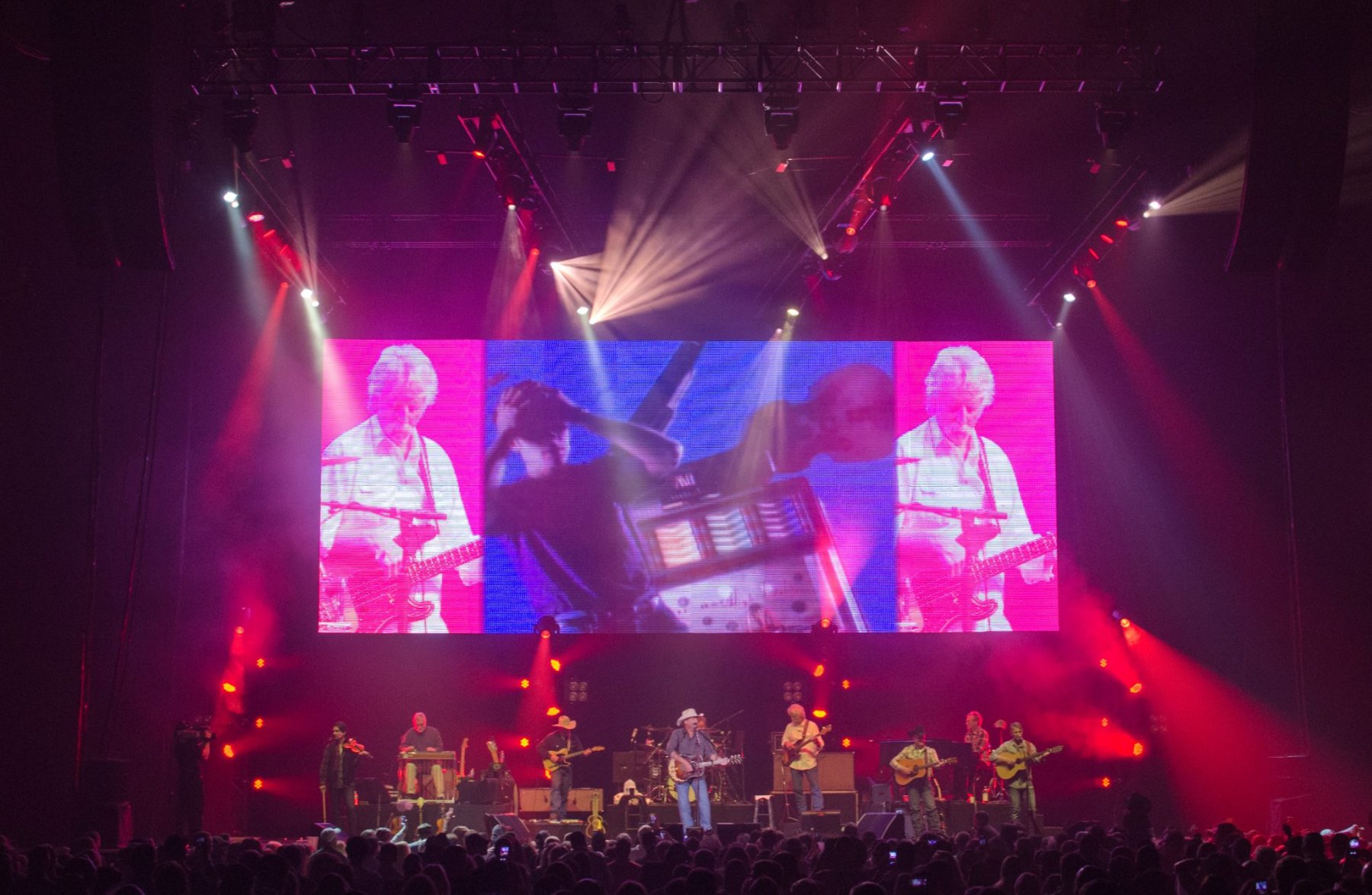 Alan Jackson tour photo