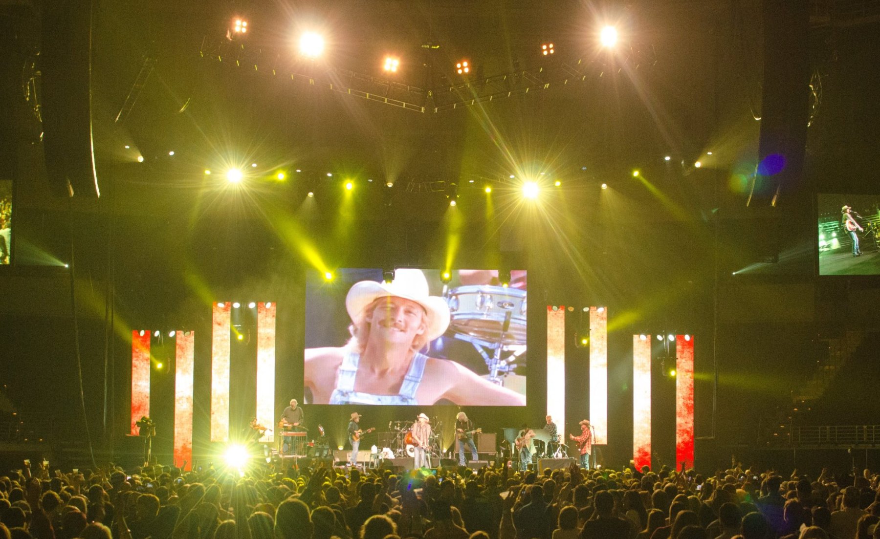 Alan Jackson tour photo