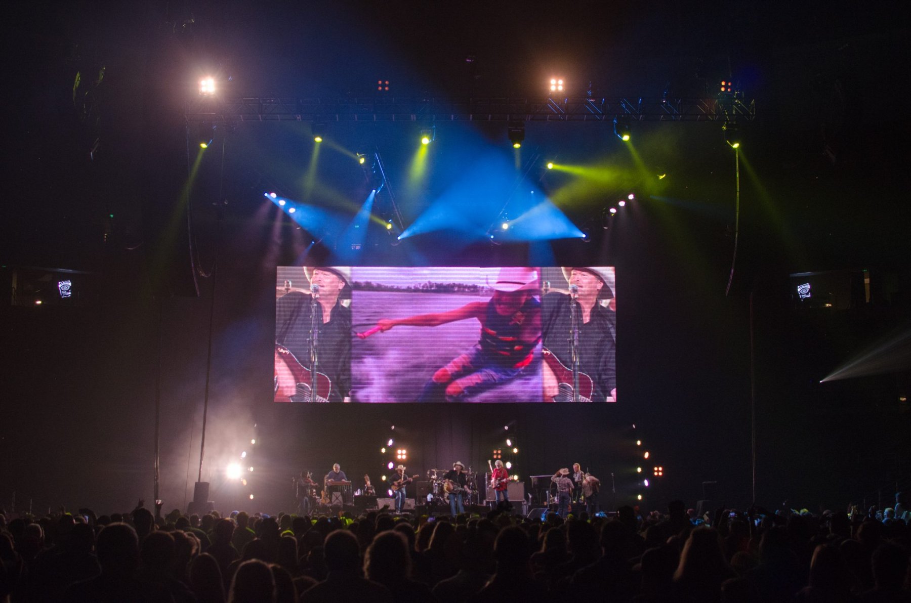 Alan Jackson tour photo