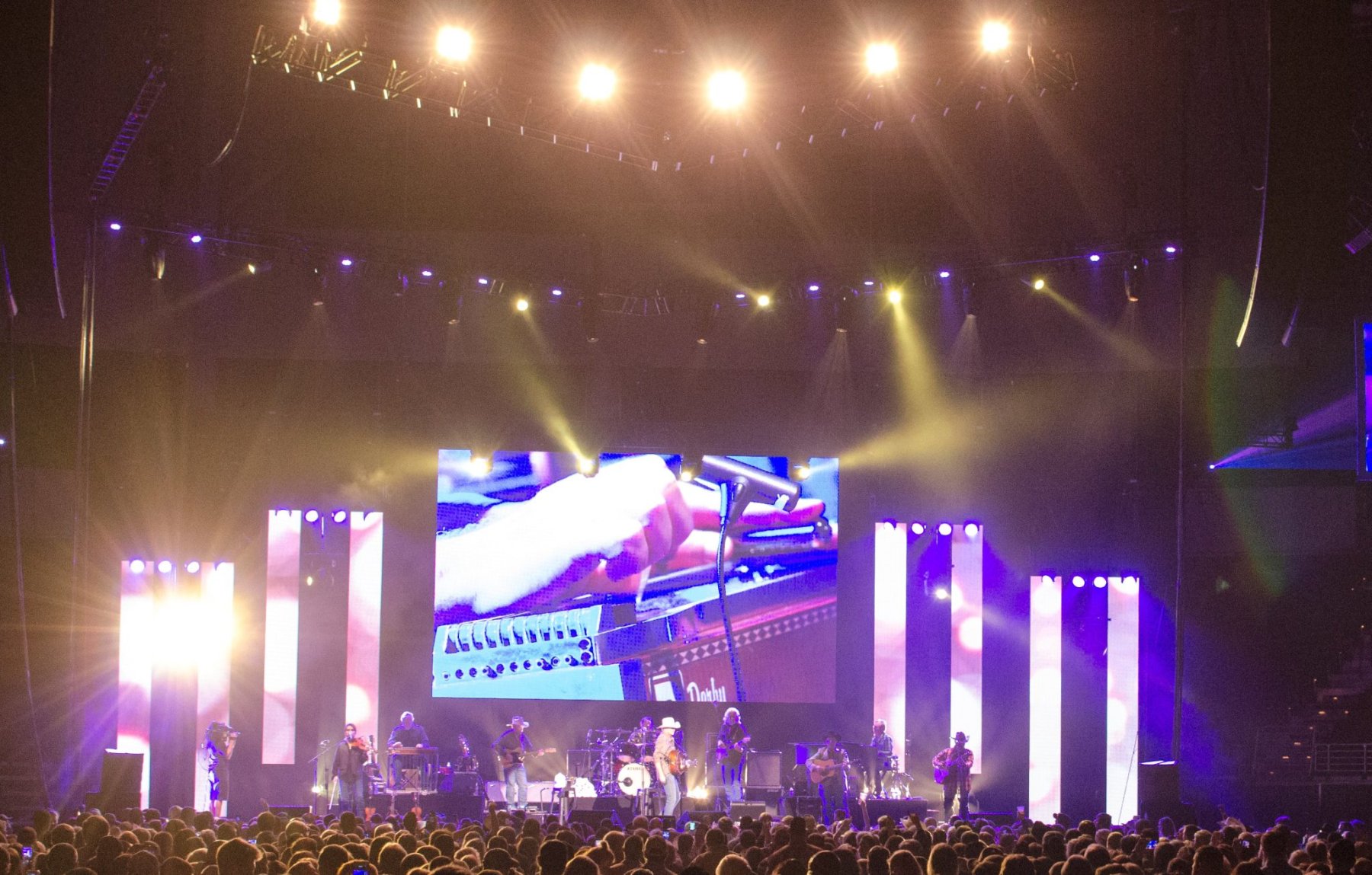 Alan Jackson tour photo