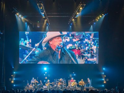 Alan Jackson tour photo